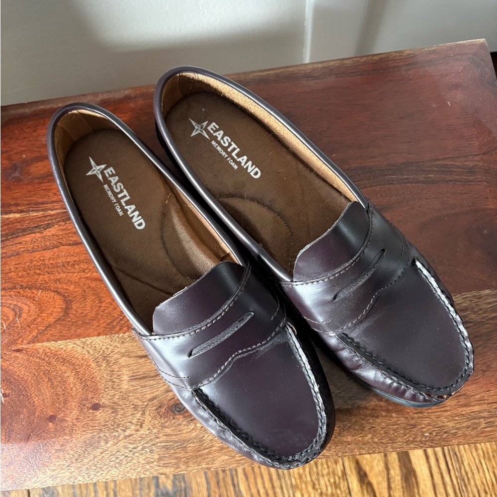 Eastland ll Women’s Brown Penny Loafers